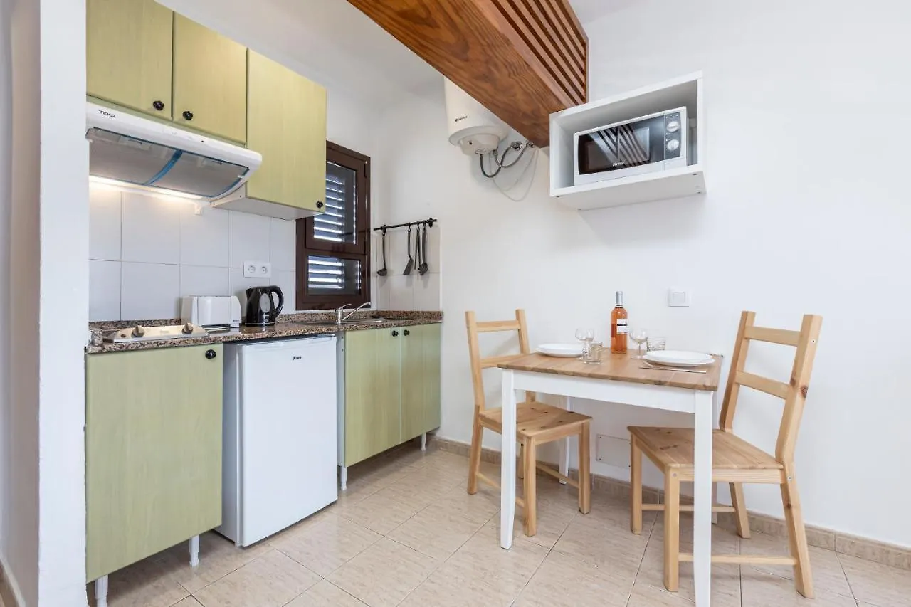 Apartamentos Las Lilas (Adults Only) Puerto del Carmen  Puerto del Carmen (Lanzarote)